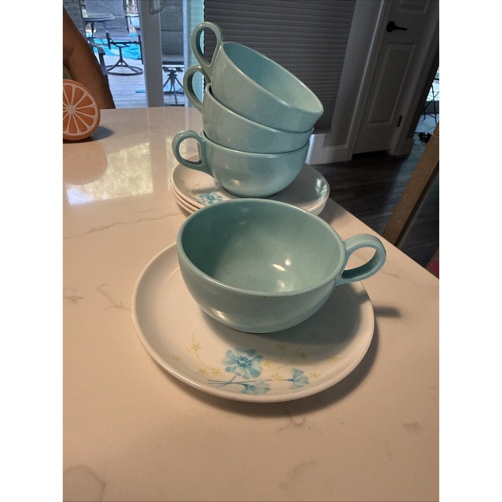 Lot of  four Vintage Unbranded Cups And Saucers - White And Blue